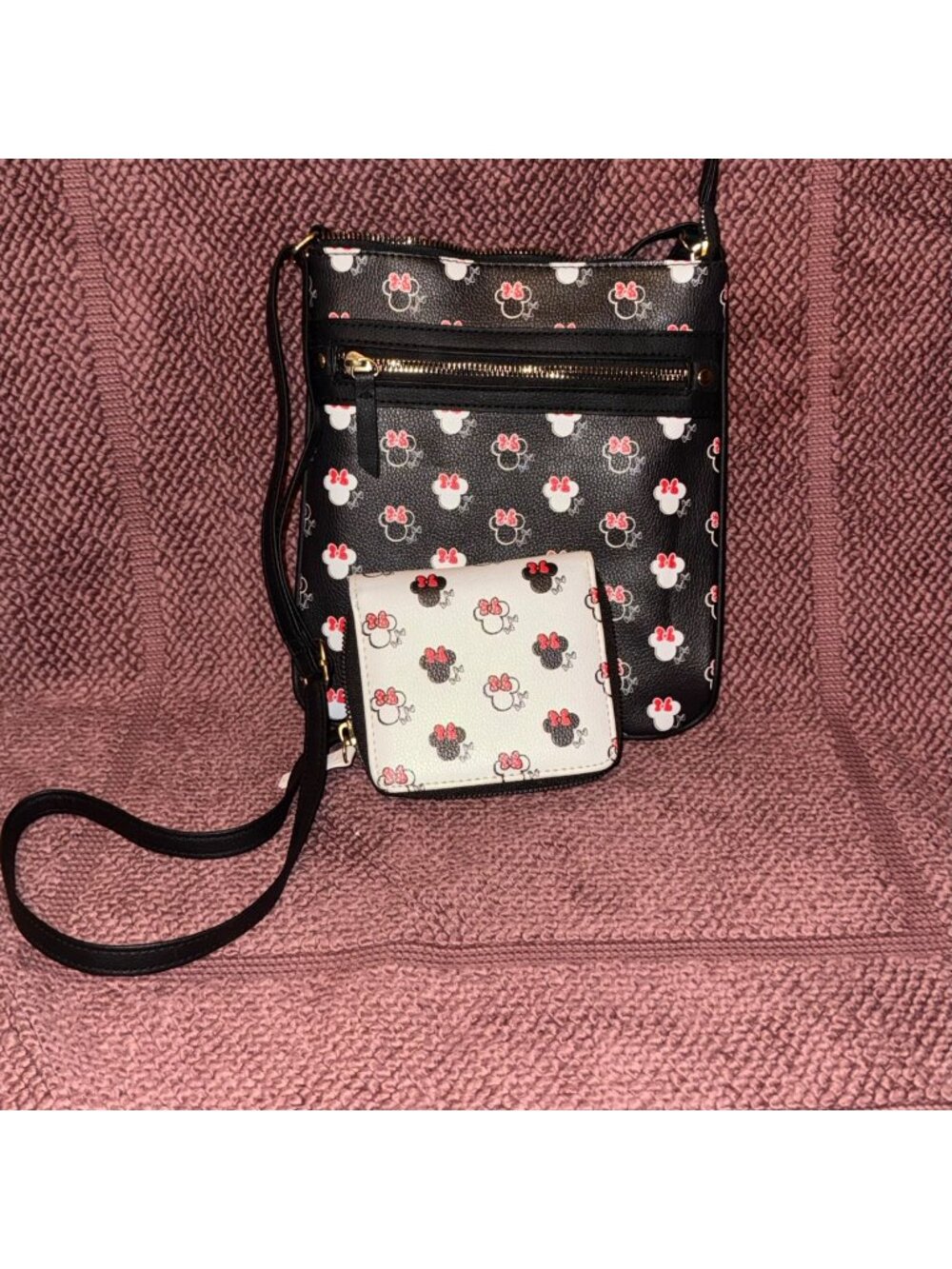 Disney Parks Minnie Mouse Bows Crossbody Flat Passport Bag & Matching Trifold Wa